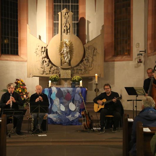 Die Musiker von Klez’amore Würzburg spielten in der Bürgerspitalkirche.