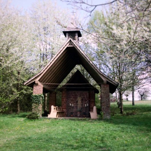 In seinem Heimatort Schimborn im Landkreis Aschaffenburg stiftete Weihbischof Helmut Bauer eine Kapelle.