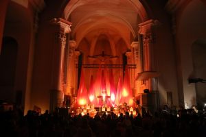 Am Samstag, 24. November, findet eine ökumenische "Nacht der Lichter" in der evangelischen Kirche Sankt Stephan in Würzburg statt. (Archivfoto)