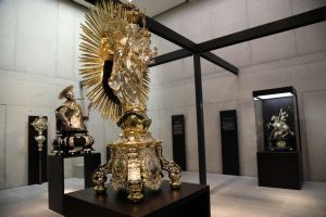 Die Sonderausstellung "Strahlkraft" im Würzburger Museum am Dom zeigt bis zum Sonntag, 20. Januar, Silberfiguren.