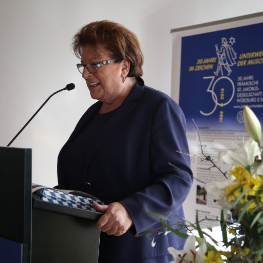 Die langjährige Landtagspräsidentin Barbara Stamm berichtete, dass sie gerne Pilger an den Zielorten empfange.