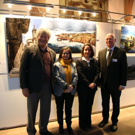 Eröffnung der Fotoausstellung über Galizien mit (von links): Vizepräsident Dietrich Preiser, Sandra Mayán, Botschaftsrätin Ana Rodríguez und Präsident Joachim Rühl.
