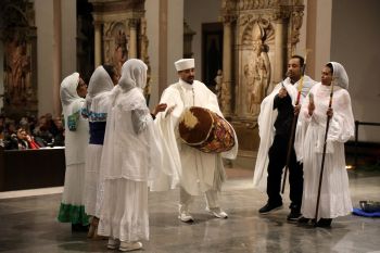 Mitglieder der äthiopisch-orthodoxen Kirche trugen ein Kirchenlied in ihrer Sprache vor.
