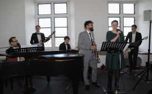Für die gekonnte musikalische Umrahmung des Festakts sorgte der "Rothenfelser Oster-Jazz-AK" um Profi-Trompeter Florian Wehse.