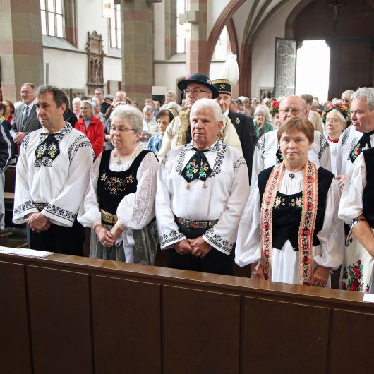 Mit mehr als 200 Gläubigen feierte Weihbischof Ulrich Boom in der Marienkapelle den Kiliani-Gottesdienst für Aussiedler und Vertriebene.