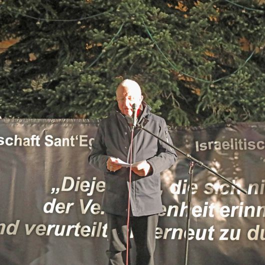 Gedenken an die Deportation der Juden aus Würzburg. Weihbischof Ulrich Boom betonte. "Wir können nicht Christen sein ohne Juden."