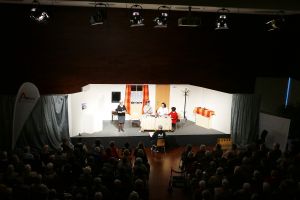 Mit der Premiere zweier Stücke feierte die Theatergruppe "Spätlese" des Katholischen Senioren-Forums ihr 25-jähriges Bestehen im Saal des Martinushauses.