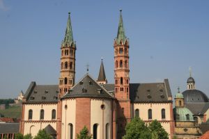 Ab Christi Himmelfahrt, 21. Mai, gilt wegen der Corona-Pandemie eine neue Gottesdienstordnung im Würzburger Kiliansdom.