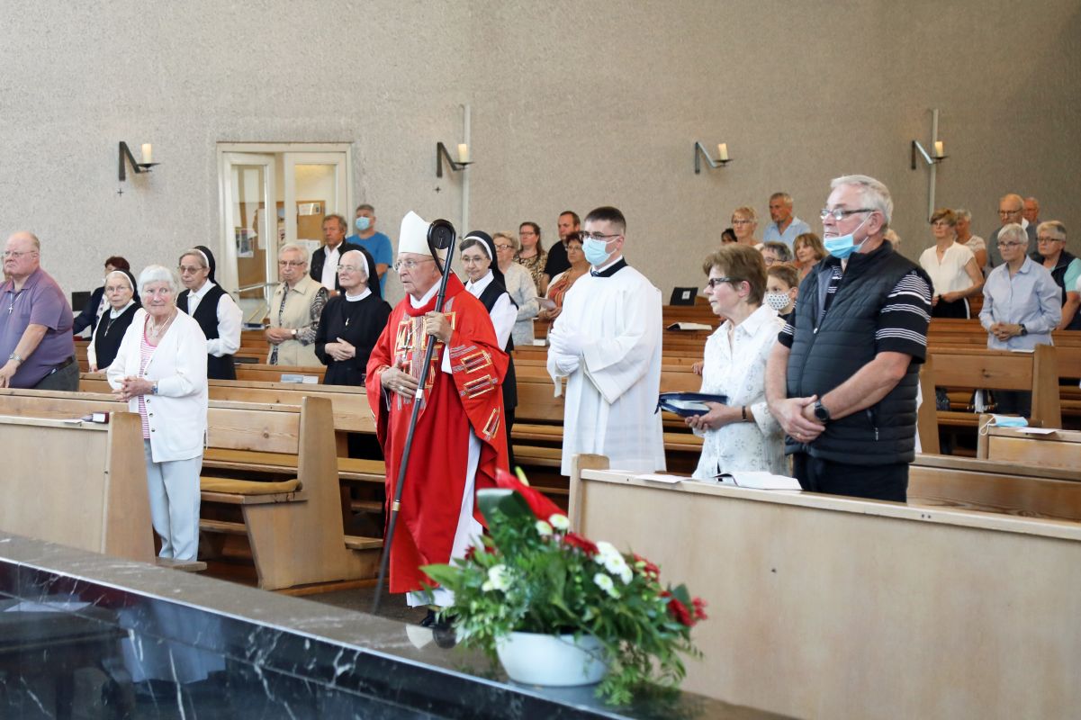 Weihbischof Ulrich Boom feierte am Donnerstag, 9. Juli, einen Kiliani- Pontifikalgottesdienst in der Schweinfurter Pfarrkirche Sankt Kilian.