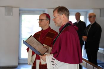 Bischof Dr. Franz Jung (links) und der neue Generalvikar Domdekan Dr. Jürgen Vorndran.