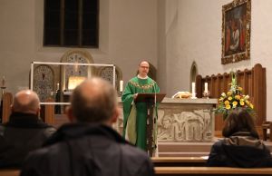 Bischof Dr. Franz Jung feierte mit den Delegierten am Freitagabend in der Würzburger Franziskanerkirche eine heilige Messe.