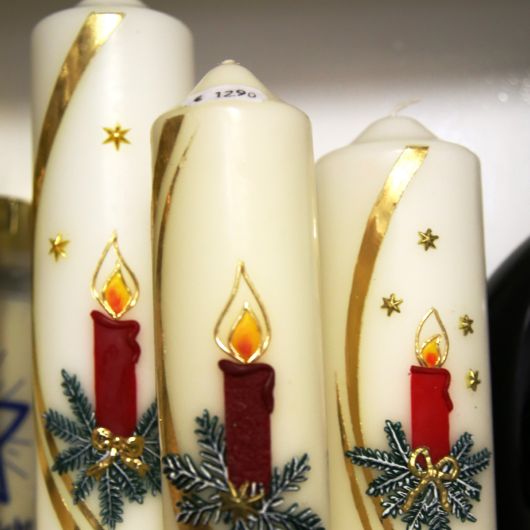 Ob kleine oder große Kerzen: Bei der Kerzenmanufaktur Schenk wird jeder fündig.