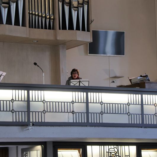 Für den musikalischen Rahmen sorgten Regionalkantor Bernhard Seelbach an der Orgel und die Kantorinnen Elisabetz Netrval und Silke Haaf.