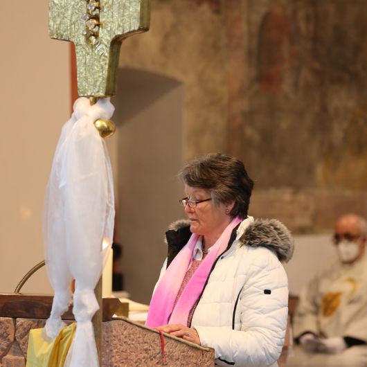 Bischof Dr. Franz Jung hat am Dienstag, 6. April, bei einem Gottesdienst in der Wallfahrtskirche "Maria im Grünen Tal" in Retzbach fünf Männer unter die Kandidaten für das Weihesakrament aufgenommen. 