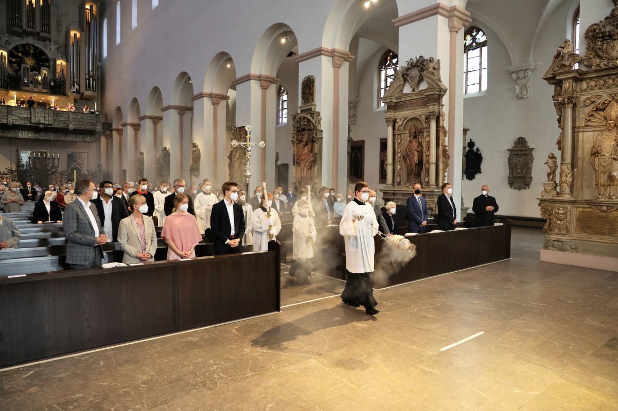 Mit einem Dankgottesdienst im Würzburger Kiliansdom hat Bischof Dr. Franz Jung am Sonntag, 13. Juni, den dritten Jahrestag seiner Bischofsweihe begangen.
