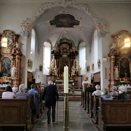 Weihbischof Ulrich Boom feierte am Donnerstagabend ein Pontifikalamt in der Pfarrkirche Sankt Michael in Zeil am Main.