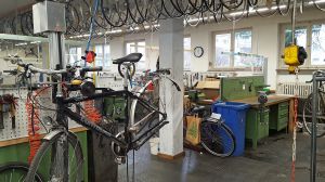 Die Fahrradwerkstatt R18 ist eine Einrichtung der evangelischen Jugend München. Ihr Ziel ist die berufliche und soziale Integration von benachteiligen jungen Menschen unter 25 Jahren.