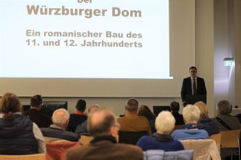 Referierte im Burkardushaus kenntnisreich über die Baugeschichte des Würzburger Doms: Dr. Johannes Sander.