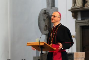 "Die beste Werbung für das Amt ist ein glaubwürdiges Lebenszeugnis", sagte Bischof Dr. Franz Jung beim Tag der Besinnung für Priester und Diakone.
