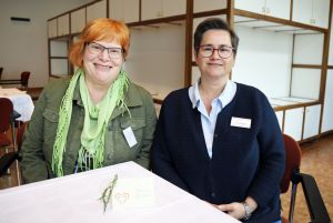 Anne Hahnlein (links) und Dagmar Neumar erzählten bei der Jubiläumsfeier, was sie an ihrem Beruf mögen. Beide würden ihn sofort wieder ergreifen.