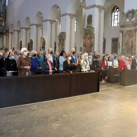 Weihbischof Ulrich Boom feierte einen Pontifikalgottesdienst zum Mozartfest im Kiliansdom.