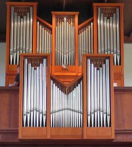 Blick auf die Orgel von Schönderling.