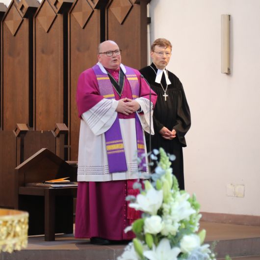 Dekan Domkapitular Stefan Gessner (links) und der evangelisch-lutherische Dekan Dr. Wenrich Slenczka standen der ökumenischen Gedenkfeier vor.