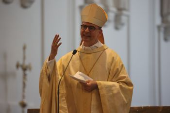 Bischof Dr. Franz Jung nahm in seiner Predigt Bezug auf das Jahresmotto des Bistums: "Verleih mir ein hörendes Herz".