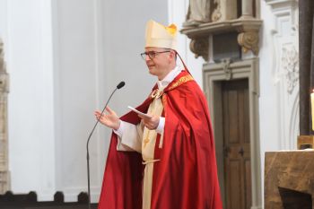 "Anfragen an die Kirche sind auch eine Anfrage an uns, besser zu werden", sagte Bischof Dr. Franz Jung in seiner Predigt.
