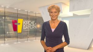 Bernadette Schrama moderiert das ökumenische Fernsehmagazin "Kirche in Bayern" am Sonntag, 31. Juli.