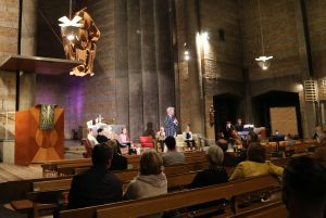 Im vergangenen Jahr konnte die "Nacht der offenen Kirchen" aufgrund der Coronapandemie nur in reduzierter Form stattfinden. Das Foto entstand beim "Preacher Slam" in der Kirche Sankt Johannis.