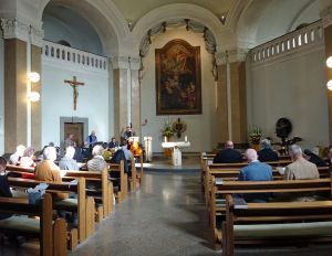 Mit einem Gottesdienst wurde der 100. Weihetag der katholischen Klinikkapelle des Universitätsklinikums Würzburg gefeiert. 