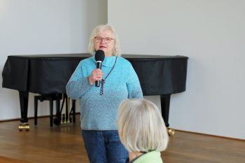 Maria Hetterich, Sprecherin des Diözesanvorstands des Katholischen Senioren-Forums im Bistum Würzburg, dankte den scheidenden Mitarbeiterinnen und Mitarbeitern für ihr Engagement.
