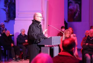 Bischof Dr. Franz jung gestaltete einen adventlichen Impuls in der Reihe „Musik und Meditation im Advent“ in der Augustinerkirche.