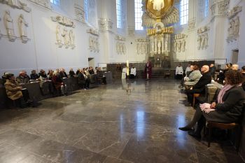 Sechs Frauen und zwei Männer hat Bischof Dr. Franz Jung am Sonntag, 22. Januar, im Würzburger Kiliansdom als ehrenamtliche Begräbnisleiterinnen und -leiter beauftragt.