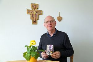 Domvikar Paul Weismantel hat einen neuen Fastenkalender herausgebracht. Die Broschüre trägt den Titel "Wer in mir bleibt, bringt reiche Frucht".
