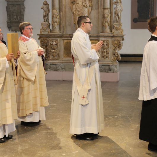 Bei einem Pontifikalgottesdienst mit Bischof Dr. Franz Jung am Samstag, 27. Mai, ist Tommy Reißig im Würzburger Kiliansdom zum Priester geweiht worden.