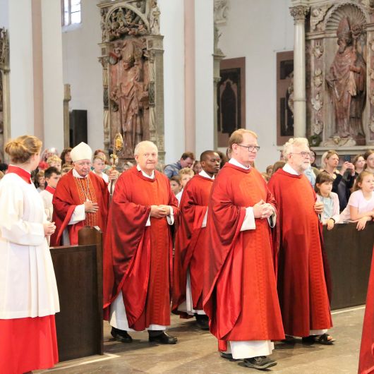 Weihbischof Ulrich Boom hat am Montagvormittag, 3. Juli, einen Gottesdienst für Kommunionkinder gefeiert.
