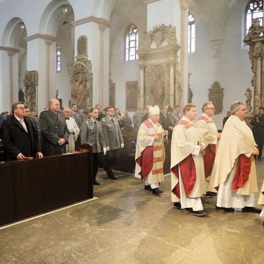 Weihbischof Ulrich Boom feierte zum Weltfriedenstag einen Gottesdienst mit mehr als 300 Soldatinnen und Soldaten, deren Angehörigen sowie Zivilbeschäftigten der Bundeswehr.
