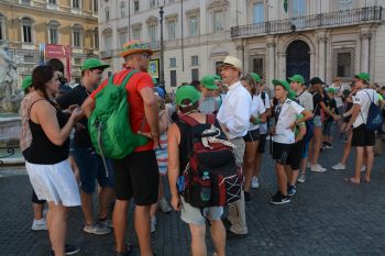 Ein "Selfie-Stop" mit Bischof Dr. Franz Jung und das "Blind-Date" standen am Mittwoch, 1. August, auf dem Programm bei der Ministrantenwallfahrt in Rom. 