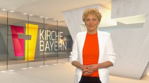 Bernadette Schrama moderiert das ökumenische Fernsehmagazin "Kirche in Bayern" am 21. April.